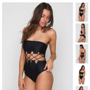 Acacia Mundaka one piece